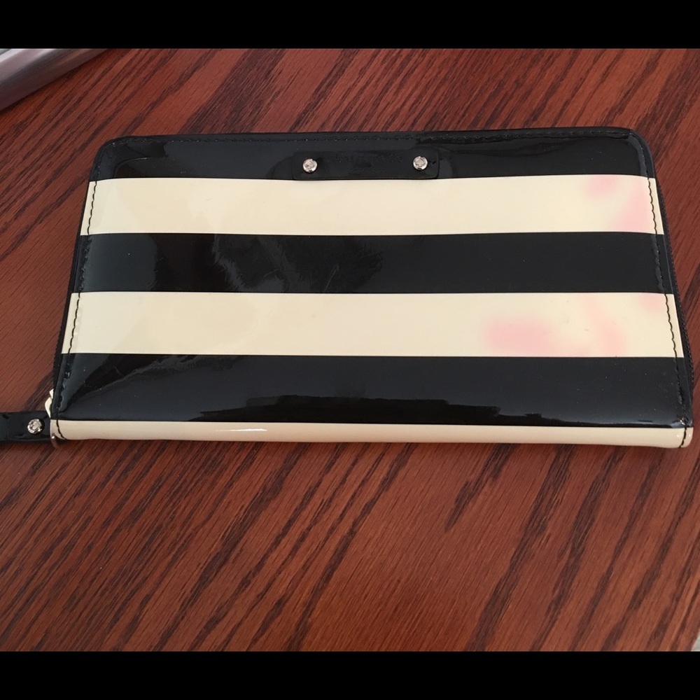 Kate Spade black and white Wallet
